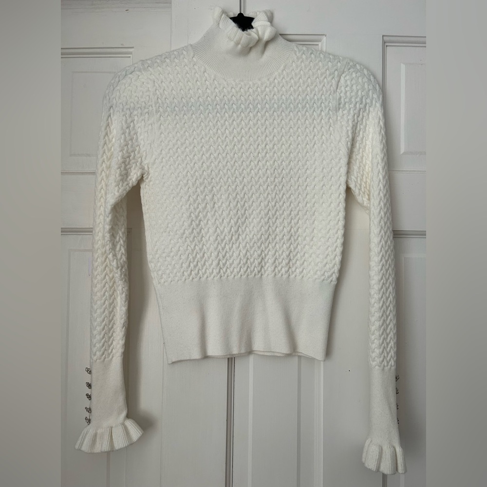 White Zara long sleeve sweater
